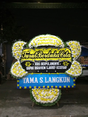 Papan Bunga Duka di Sasake